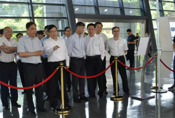 為什么說杭叉是個(gè)偉大的企業(yè)？杭州市市長也來走訪調(diào)研！
