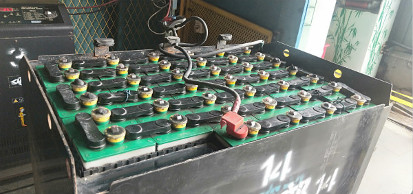 【干貨】電動叉車鋰電池怎么存放？